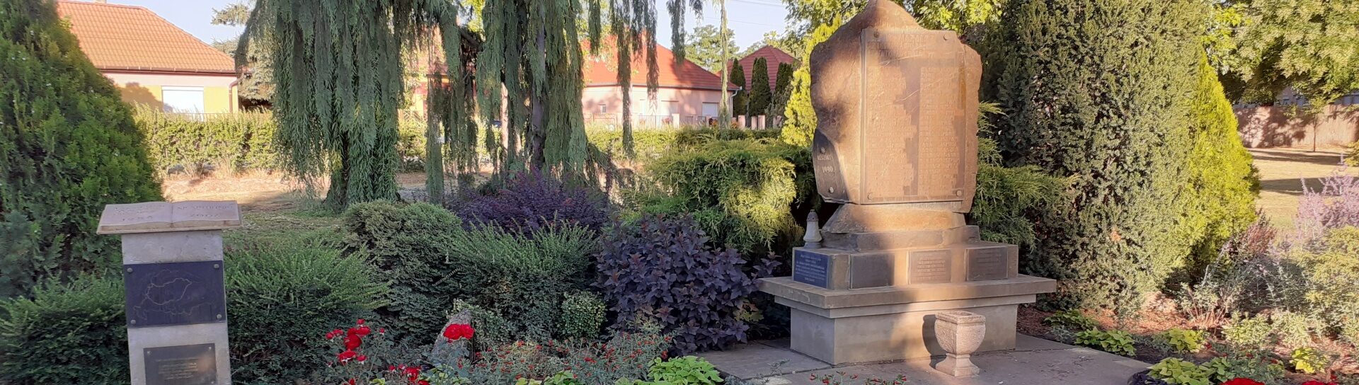 Szentkirály - park - emlékmű